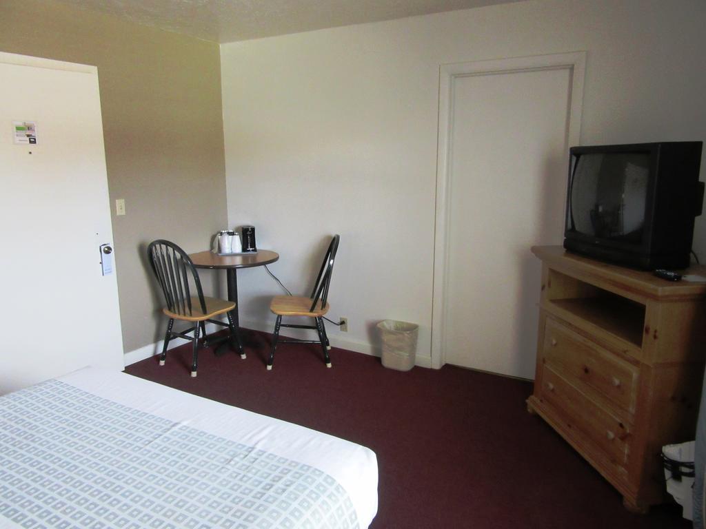White Buffalo Hotel West Yellowstone Exterior foto