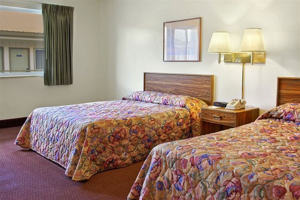White Buffalo Hotel West Yellowstone Exterior foto